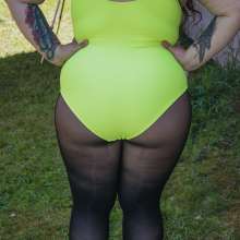 JD and Messy Andi: Andi got wet in a yellow bathing suit, tights and heels!