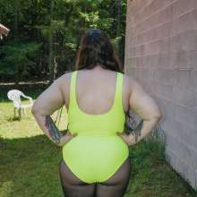 JD and Messy Andi: Andi got wet in a yellow bathing suit, tights and heels!