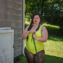 JD and Messy Andi: Andi got wet in a yellow bathing suit, tights and heels!