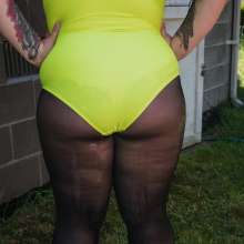 JD and Messy Andi: Andi got wet in a yellow bathing suit, tights and heels!