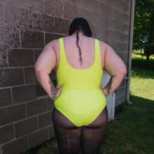 JD and Messy Andi: Andi got wet in a yellow bathing suit, tights and heels!