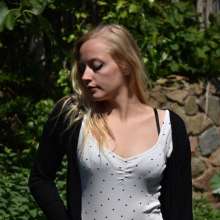 eileenvogel: W376 Eileen in jeans outfit with a gardenhose