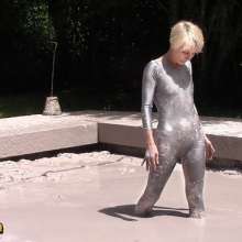FOXY: Anna in mud pool