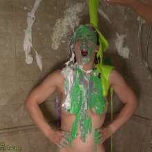 WildThang: Kate Gets Surprised in the Shower