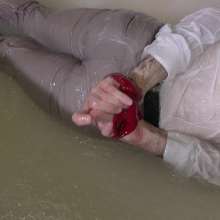 WamtasticUK: Lucas Hands Tied Dunking for Rings in Clear Gunge