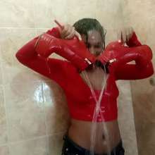 WetPlace: Mary Shower In Shorts
