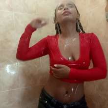 WetPlace: Mary Shower In Shorts