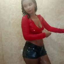 WetPlace: Mary Shower In Shorts