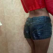 WetPlace: Mary Shower In Shorts