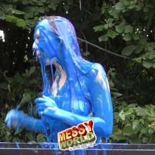 LiquidX: Elisse Newsdesk Foam and Slime from Many Angles