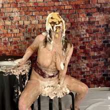 Messygirl: New Messygirl Download: I Need More Pie