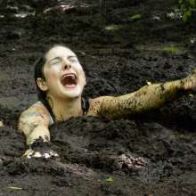 dlodoski: Sarah Michelle, Sinking in the Rain (Photos)
