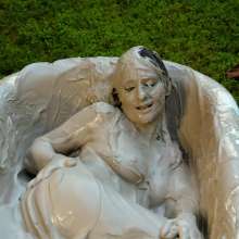 dlodoski: Sarah Michelle in the Mud Tub--Photos
