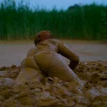 Lyndra Lynn: Orgasm in Lake of Mud