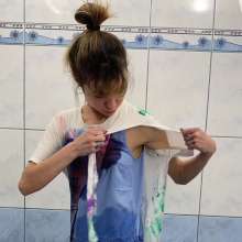 Wet Live Team: She Stained the T-shirt with Paint and Destroyed It!