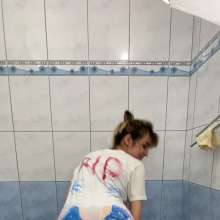 Wet Live Team: She Stained the T-shirt with Paint and Destroyed It!