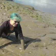 DungeonMasterOne: Sports Girls Mud Crawl