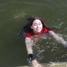 Wet Live Team: Tanya Combined a Walk with a Pleasant Dip in the Water