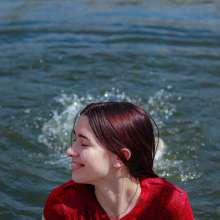 Wet Live Team: Tanya Combined a Walk with a Pleasant Dip in the Water