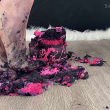 SweetLittleSquishes: The Dark Bride Drips Cake