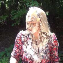 Anglefan: Scarlett gets pied outside!