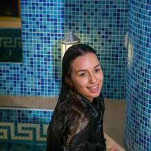 wet.look.me: Wetlook girl in jeans bathing in the pool | Wetlook.biz