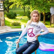 wet.look.me: Wetlook girl in jeans gets wet in Shower and Pool | Wetlook.biz