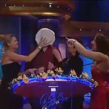 mad_mick_at: Ladies having great pleasure in pieing men (7 clips)