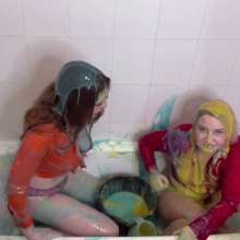 TheGungeZone: Alora and Essie Play 'Who Am I'