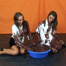 Lara_eurowam: Andreea and Reka Had Fun with Chocolate Pudding-T596c1