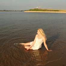 WetPlace: Beautiful Eileen White Dotted Dress In River