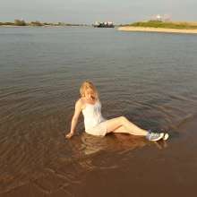 WetPlace: Beautiful Eileen White Dotted Dress In River