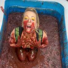 bsmessybakery: Bri's Chocolate Gunge Pool Masturbation