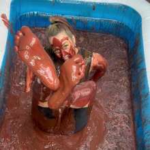 bsmessybakery: Bri's Chocolate Gunge Pool Masturbation