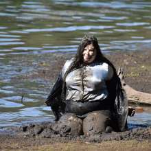 JD and Messy Andi: Muddy Business!
