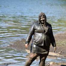 JD and Messy Andi: Muddy Business!