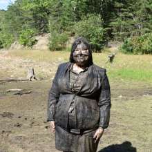 JD and Messy Andi: Muddy Business!