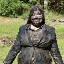 JD and Messy Andi: Muddy Business!