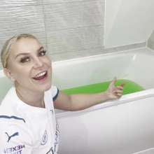 TheGungeZone: Emily's Messy Slime Bath