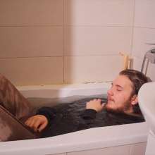 Wet Live Team: If You Are Sick You Should Take a Warm Bath in Your Clothes