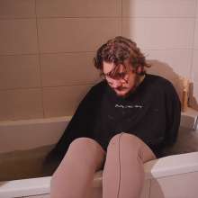 Wet Live Team: If You Are Sick You Should Take a Warm Bath in Your Clothes