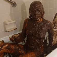 RevSlymsford: Kaydens In A Basque, Wanks + Plays In Chocolate Pudding