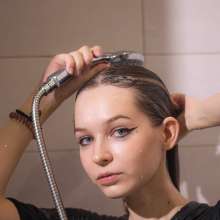Wet Live Team: Mila Washed Her Hair with Shampoo and Got Completely Wet