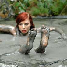dlodoski: Ludella Stuck in Deep Mpvbleck--Photos