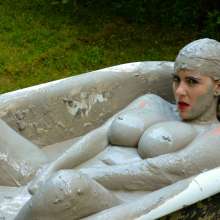 dlodoski: Rockell, Sexy in the Mud Tub--Photos