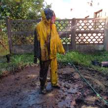 Thefetishgirl: Rainwear Mud Clean Off