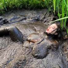 MelonieNosha: Thicc in the Mud