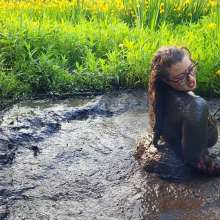 MelonieNosha: Thicc in the Mud