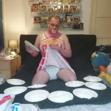 Bethyabdl: Sissy baby cheerleader pie initiation