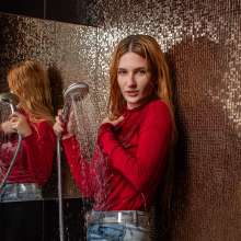 wet.look.me: Wetlook girl in shower in tights and Superman T-shirt | Wetlook.biz